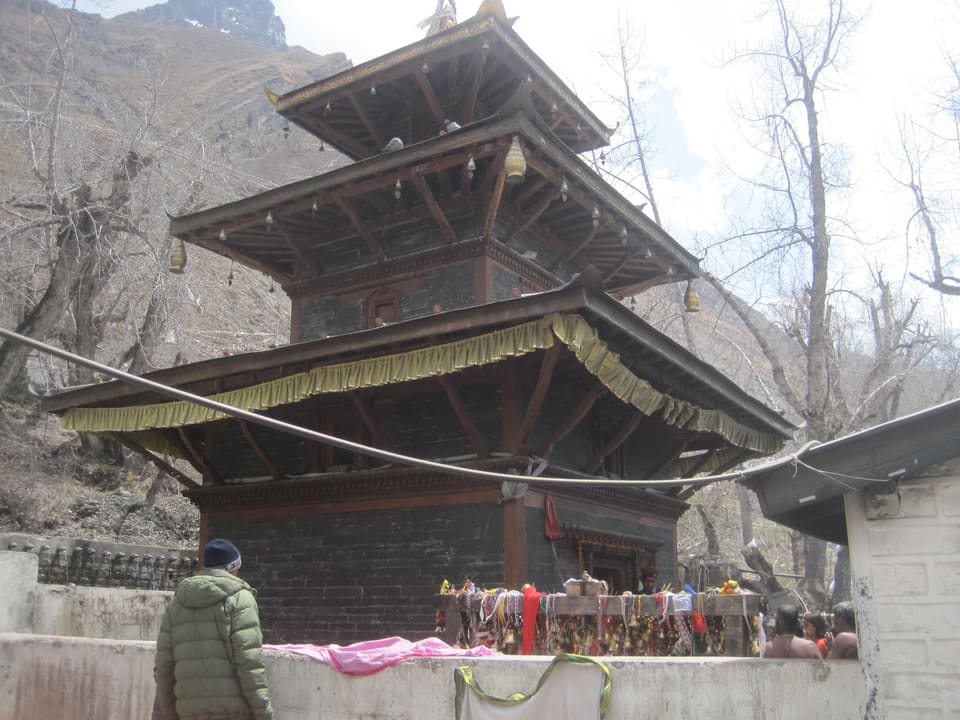 The pagoda-roofed temple at Muktinath